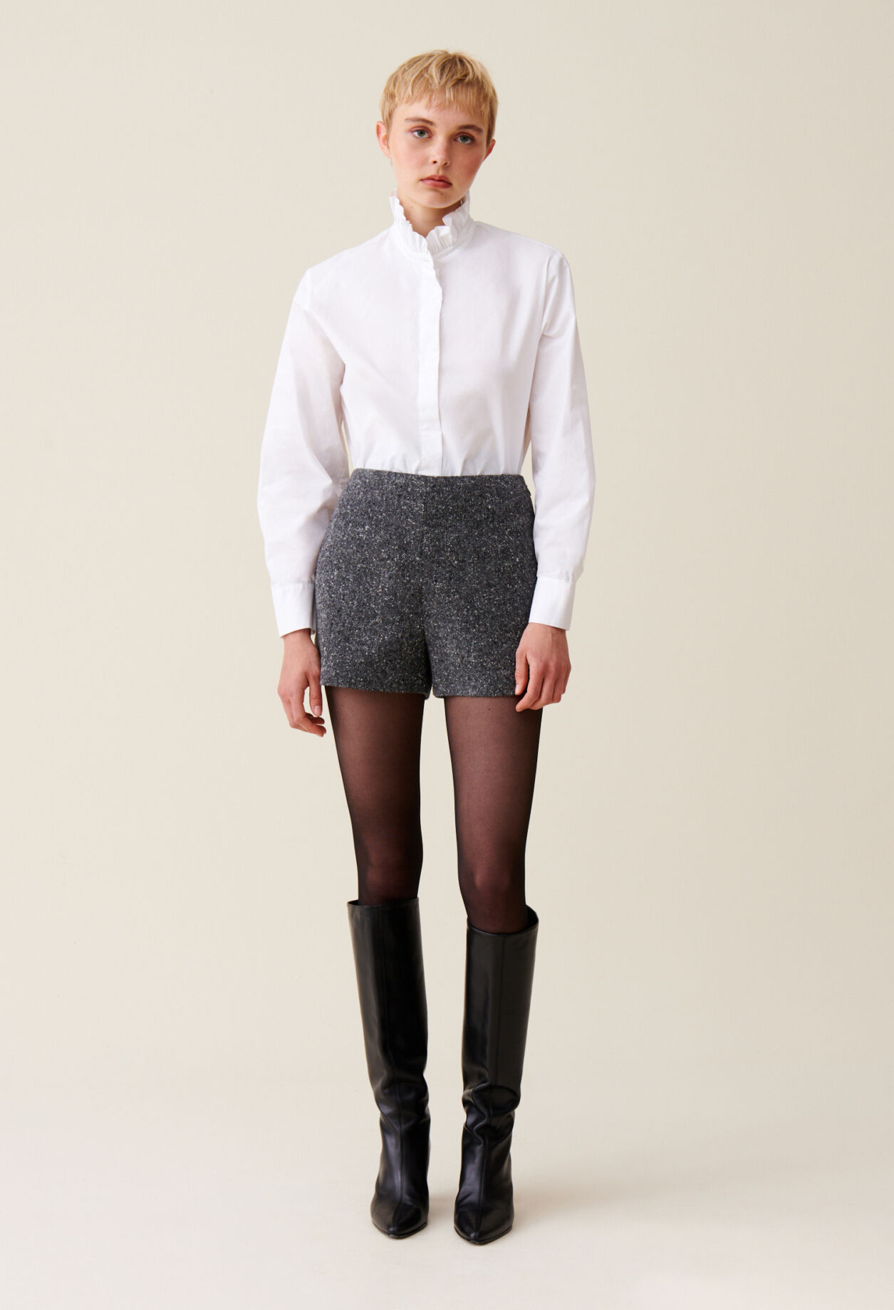 Kurze graue Tweed-Shorts