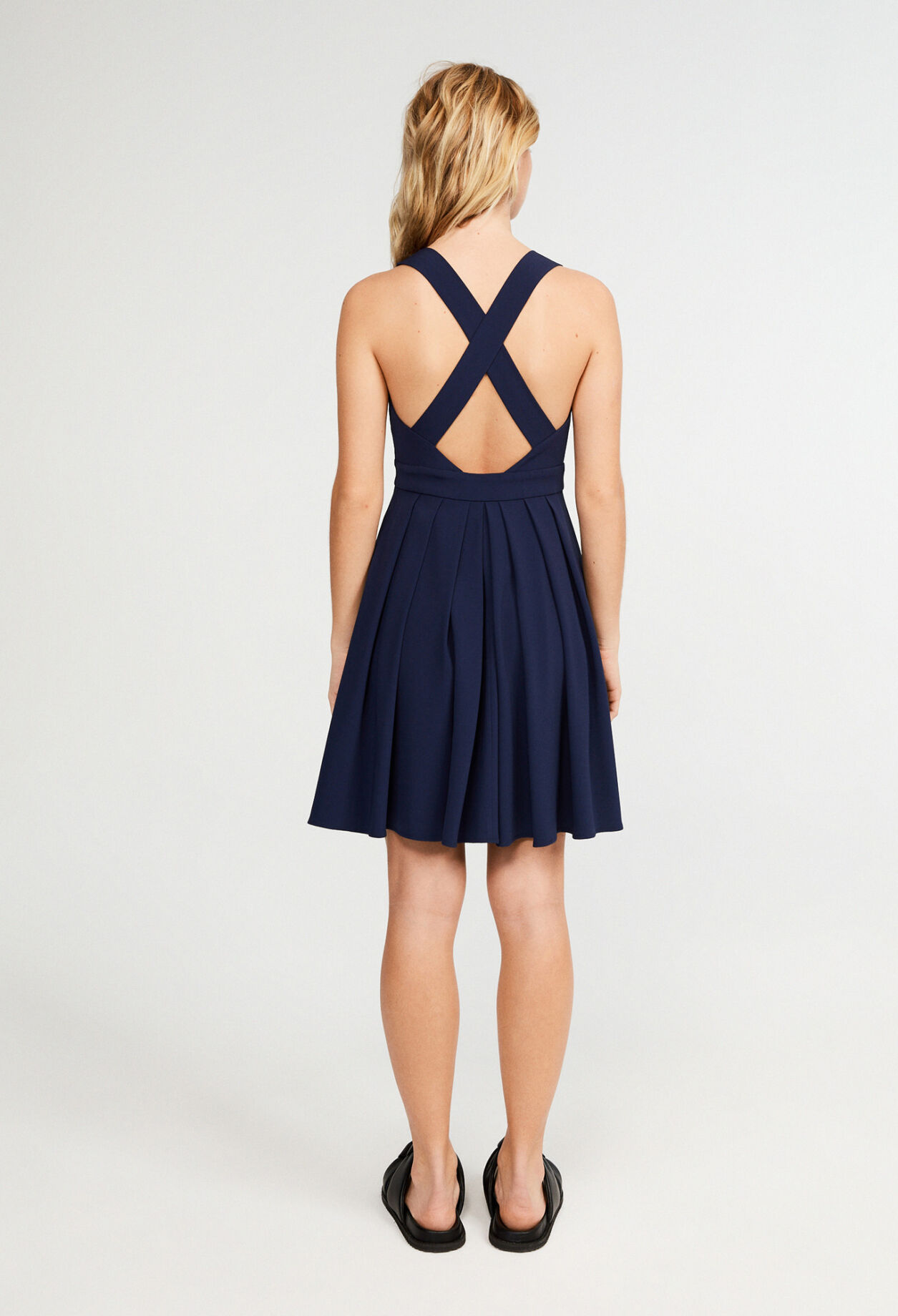 Ärmelloses, kurzes Kleid