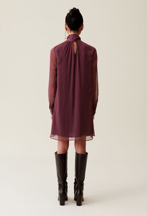 Fließendes Kleid mit Schluppe