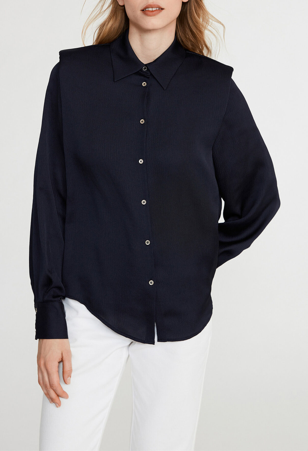 Shirt mit Schulterpolstern