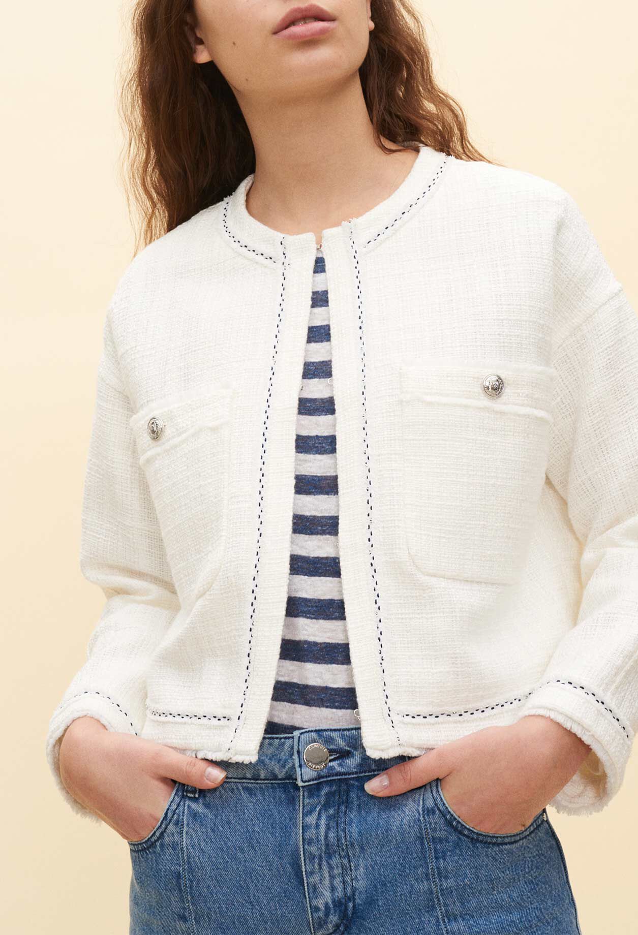 Kurze weiße Jacke im Tweed-Look