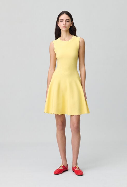 Kurzes Skaterkleid feinem Strick