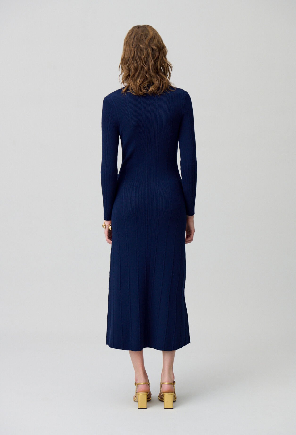 Knielanges Strickkleid