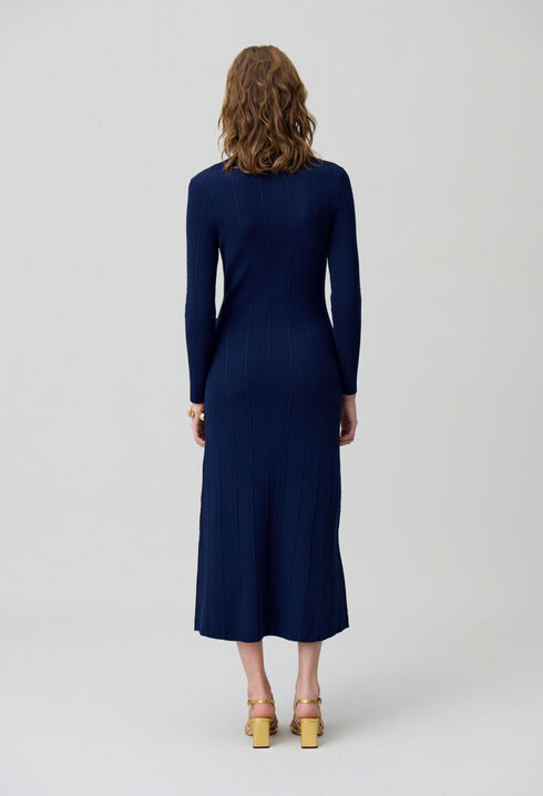 Knielanges Strickkleid