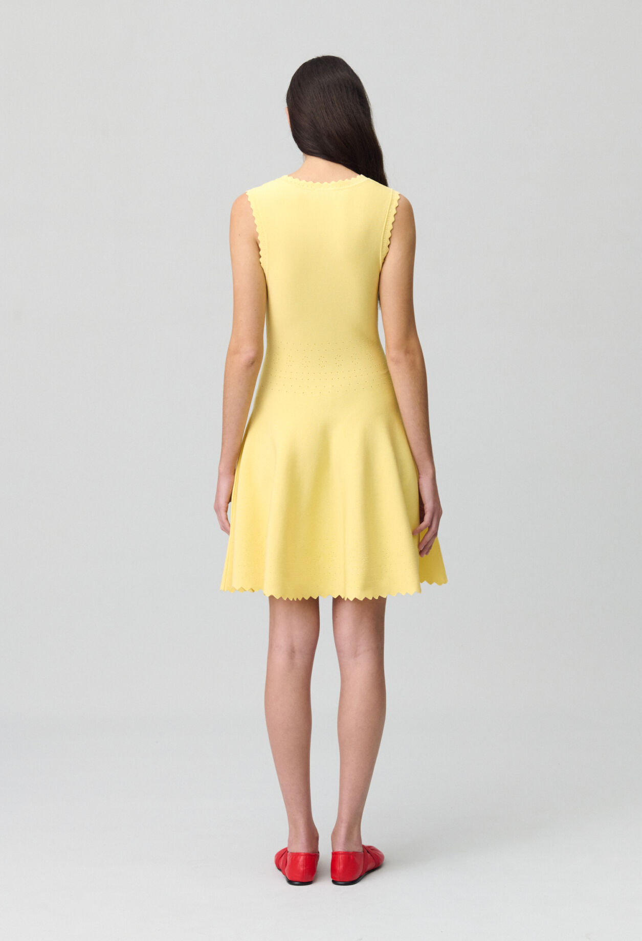 Kurzes Skaterkleid feinem Strick