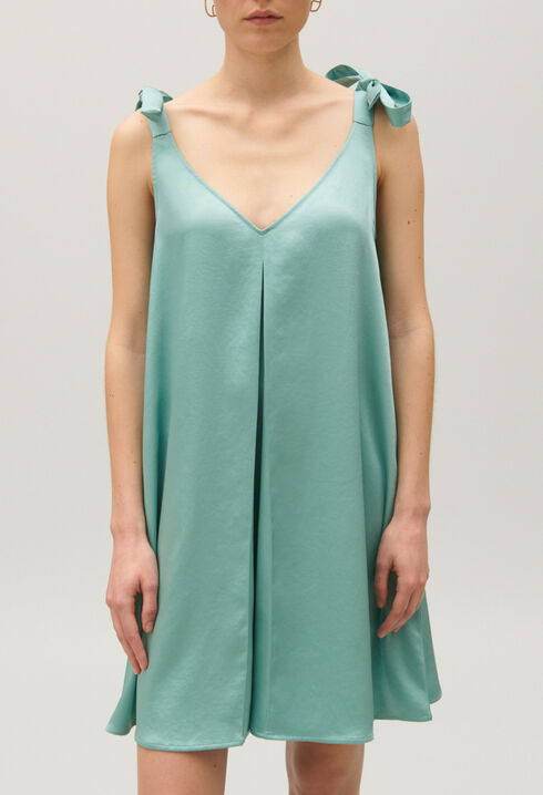 Kurzes, satiniertes Kleid Wassergrün