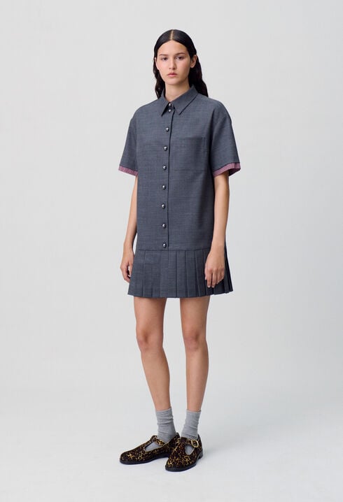 Plissiertes kurzes Kleid