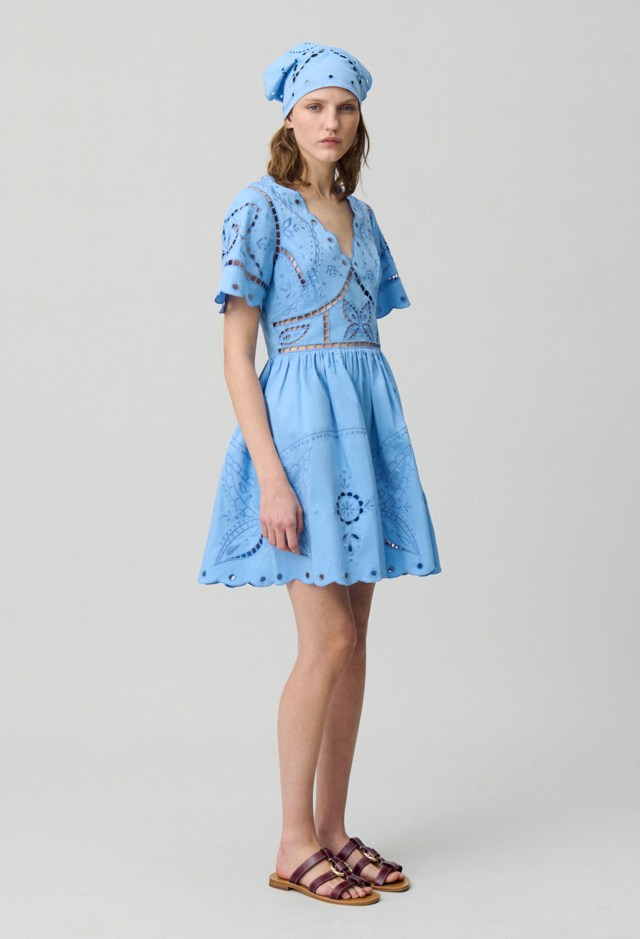 Kurzes Kleid Stickereien 