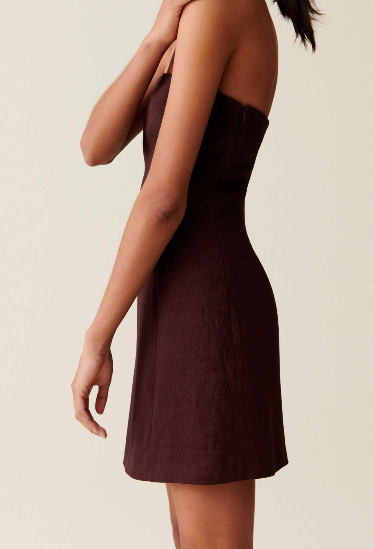Trägerloses kurzes Kleid Cappucino