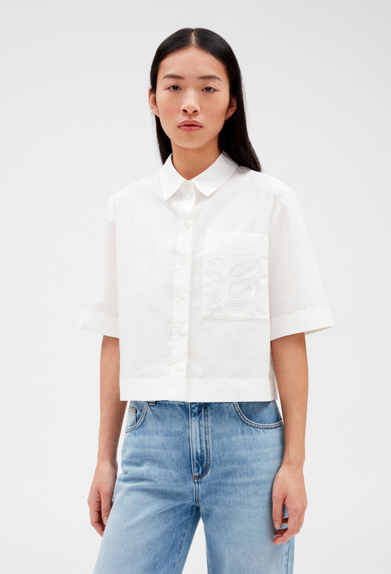 Kurze bestickte Bluse, ecru
