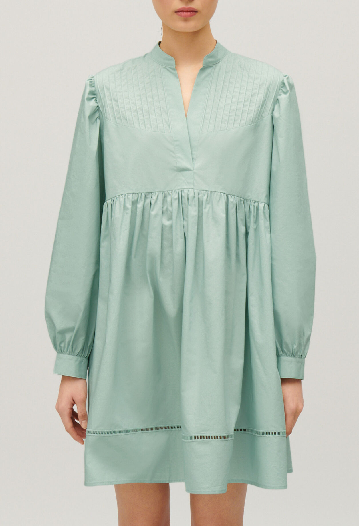 Kleid mit Kimono-Kragen