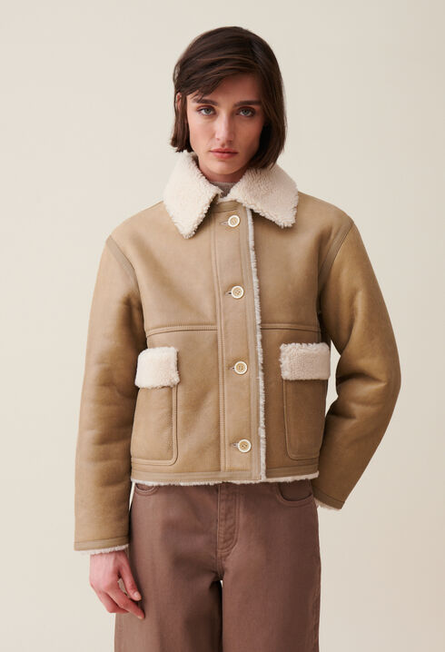 Beige kurze Lammfelljacke