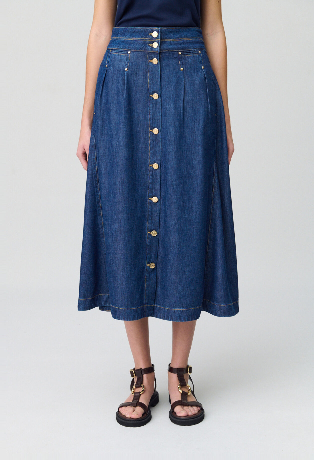 Langer Jeansrock mit Knopfleiste