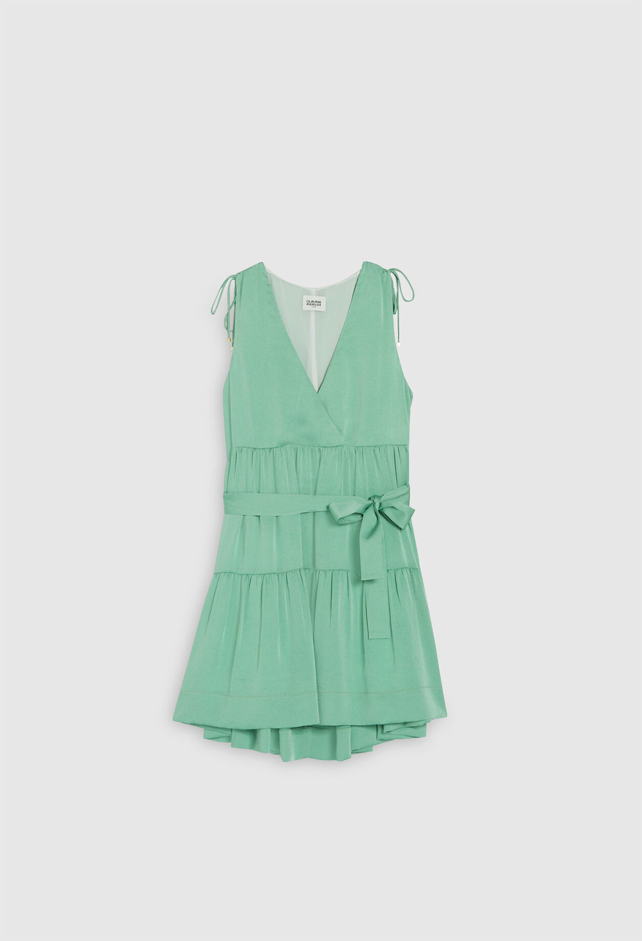 Weich fließendes, gegürtetes Kleid