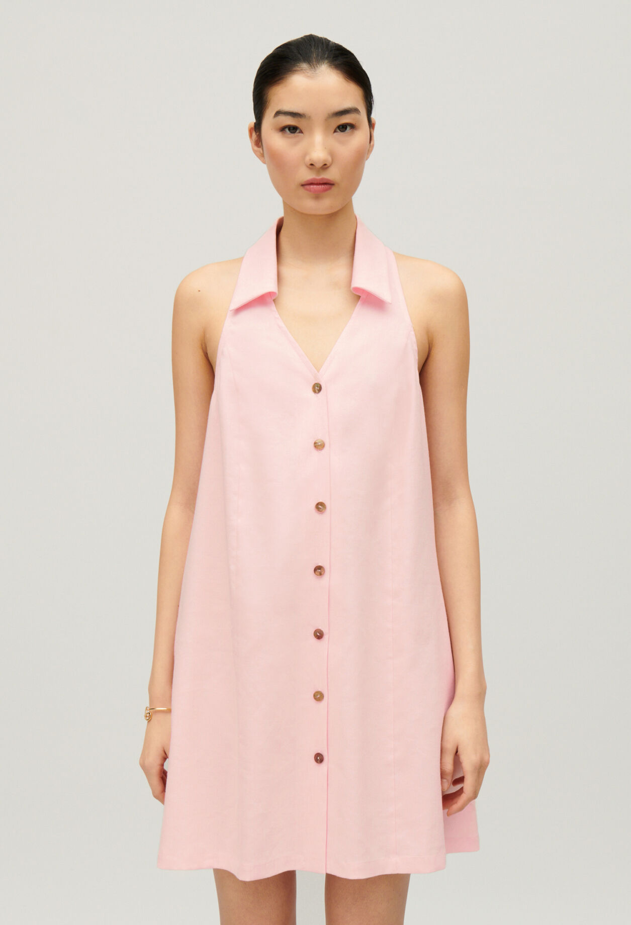 Kurzes, geknöpftes Babydoll-Kleid