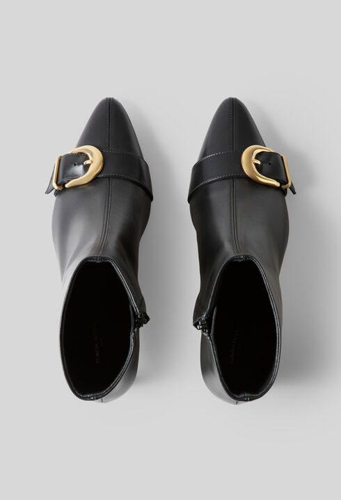 Lederstiefeletten mit Goldschnalle