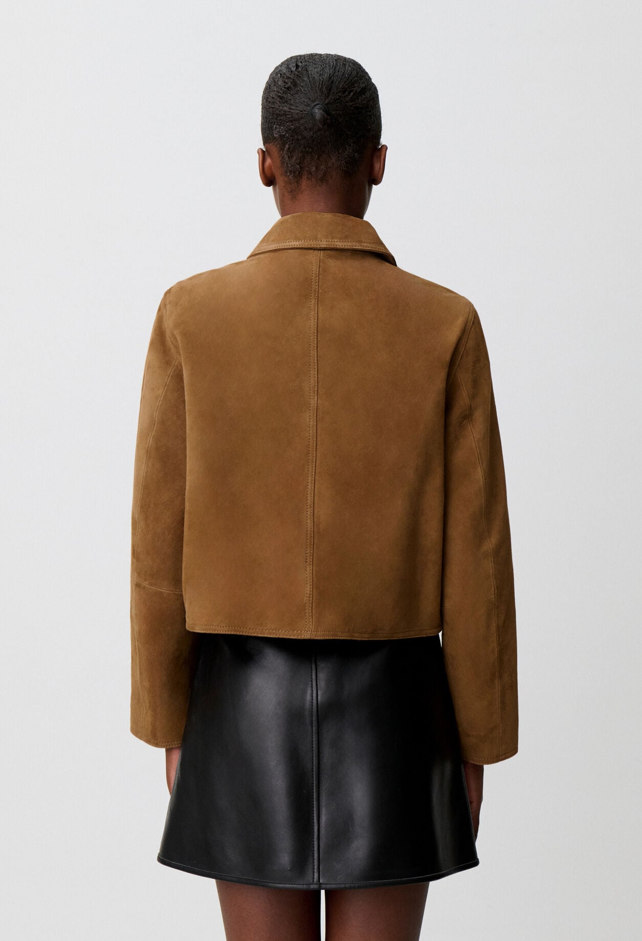 Kurze Wildlederjacke