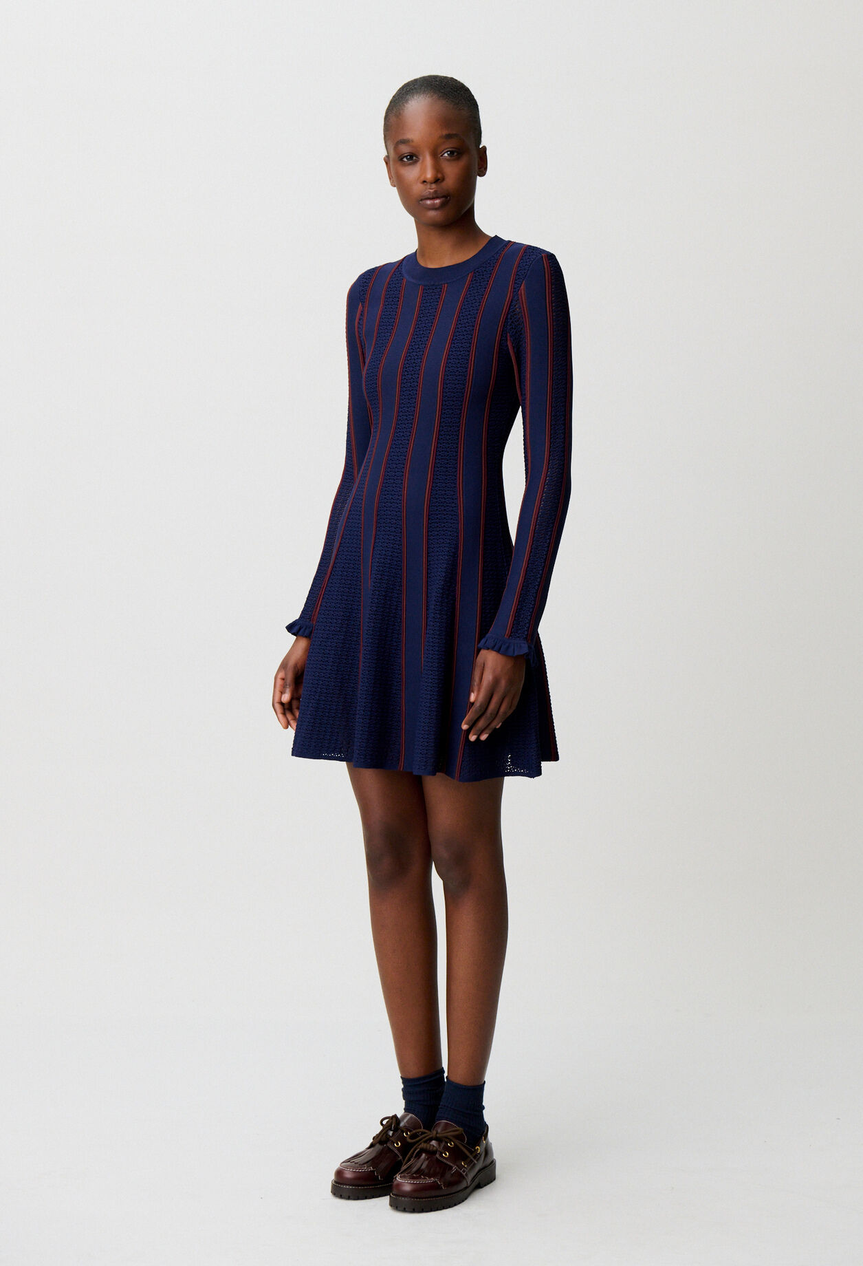 Kurzes Strick-Skaterkleid