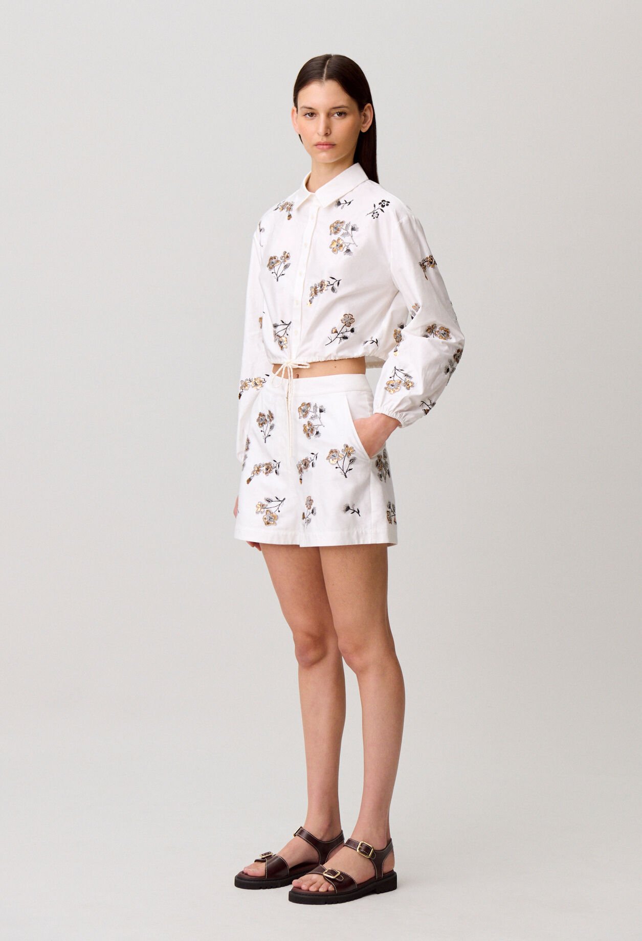 Gebl&uuml;mte kurze Shorts