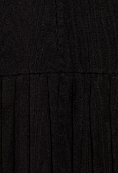 Kurzes schwarzes Kleid