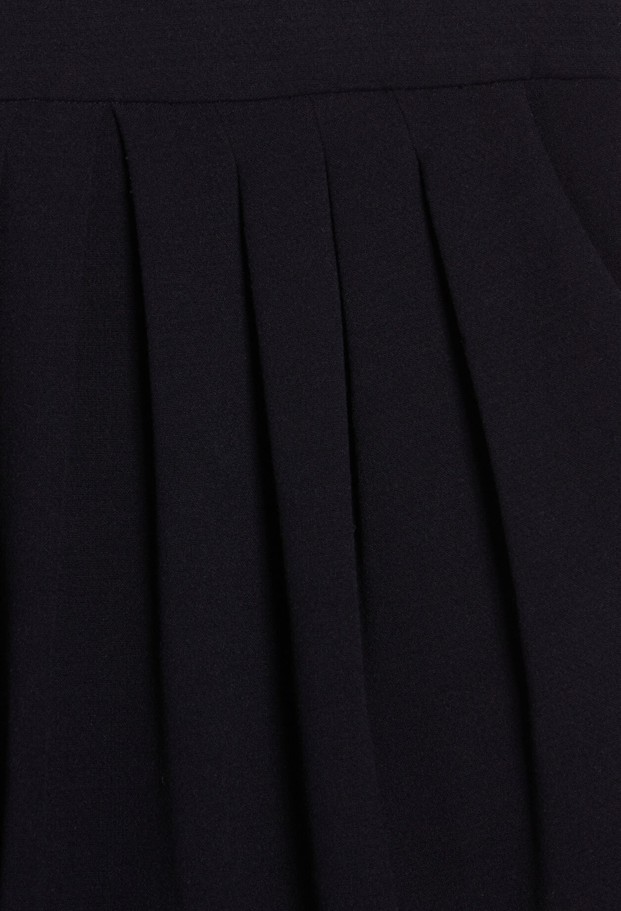 Kurzer Rock mit Muscheldetails