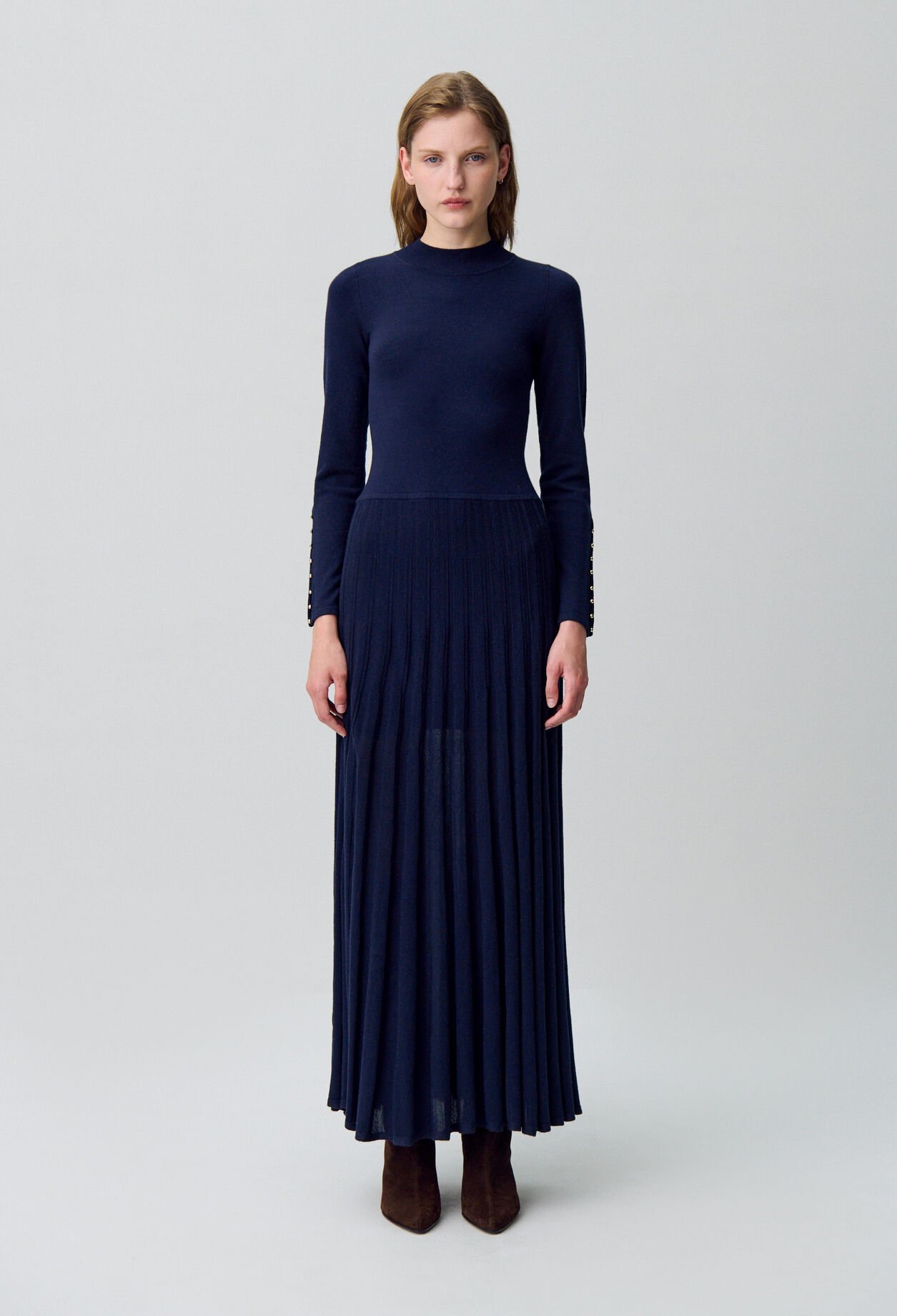 Langes Strickkleid mit Kragen