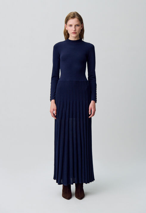 Langes Strickkleid mit Kragen