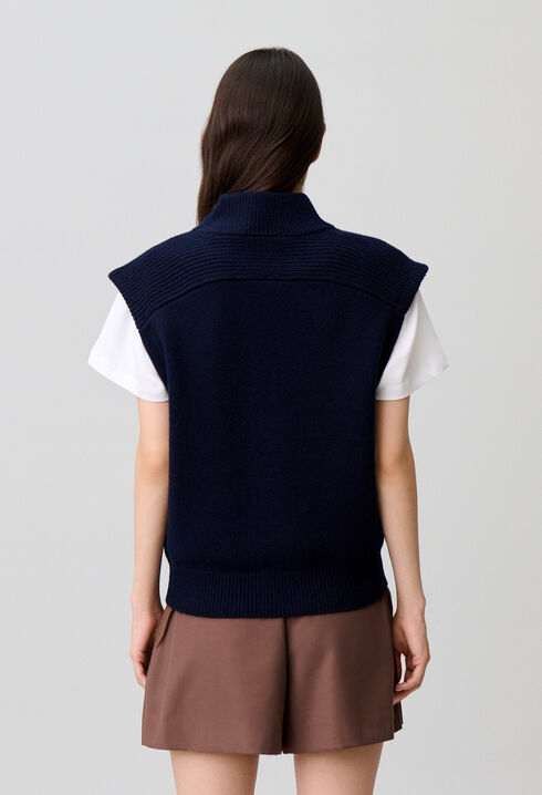 &Auml;rmelloser Wollpullover