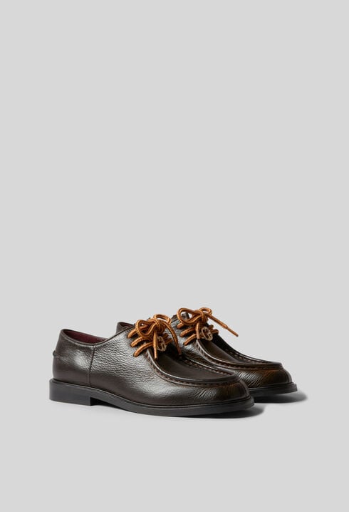 Derby-Schuhe aus genarbtem Leder