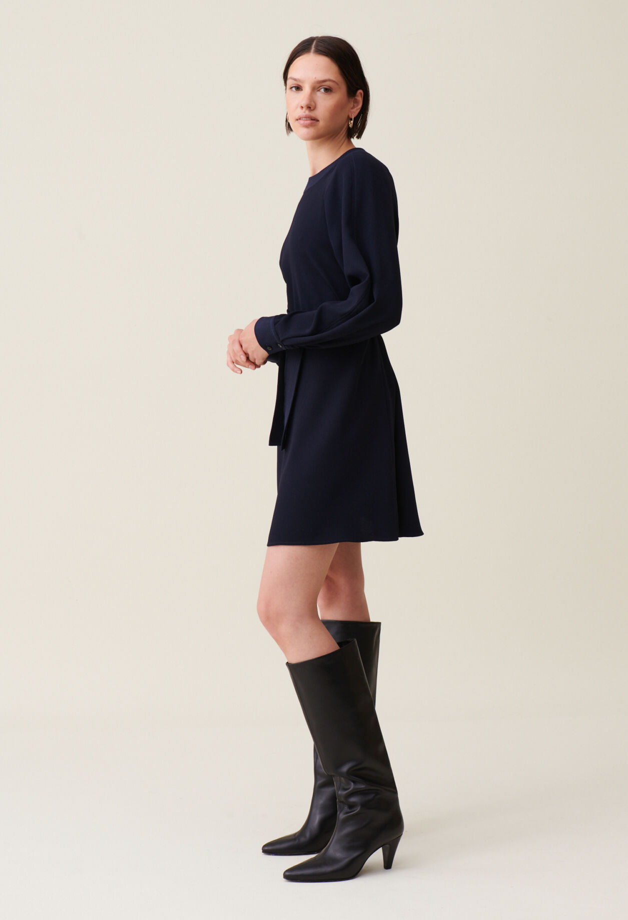 Gürtelloses Marine-Babydoll-Kleid