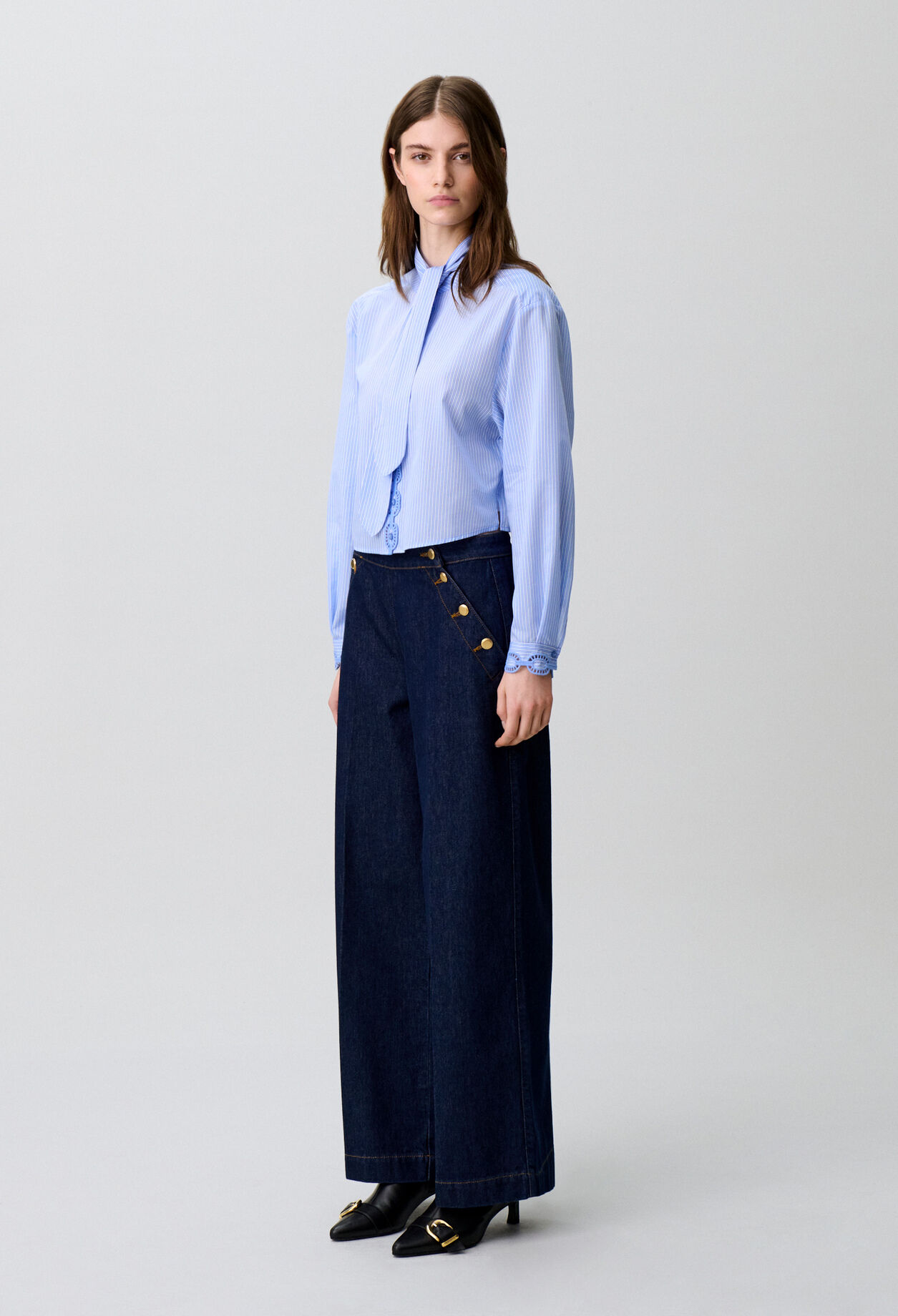 Weite Marlene-Jeans mit Knopfleiste