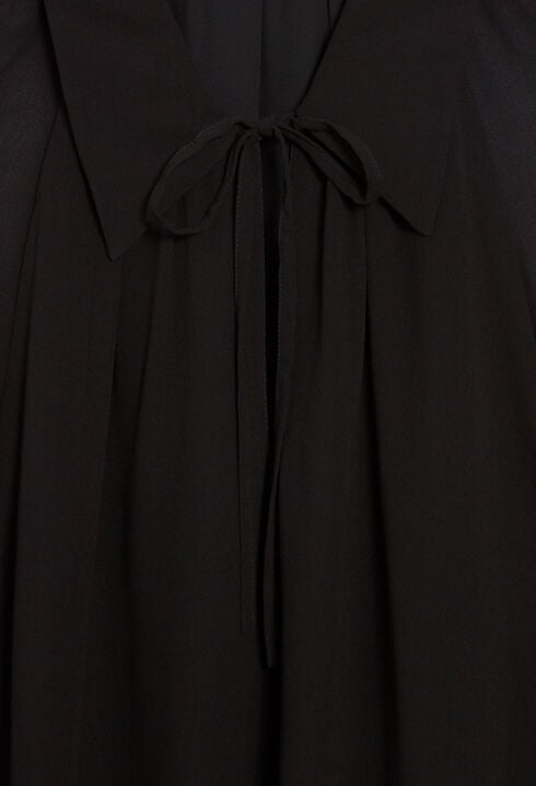 Kurzes, fließendes Kleid