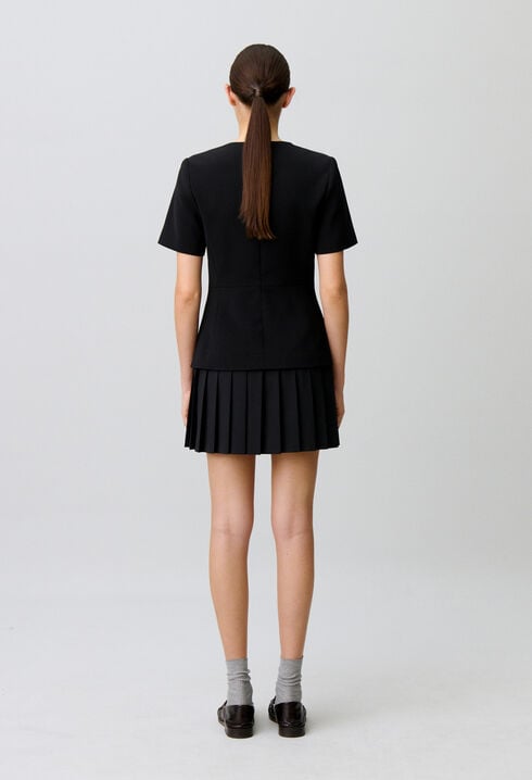 Kurzes Kleid, Plissee-Sch&ouml;&szlig;chen