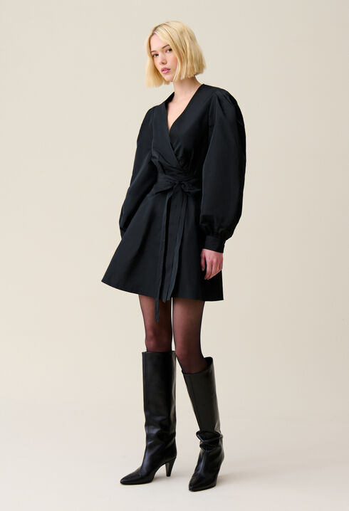 Kurzes Kleid Puffärmeln in Schwarz