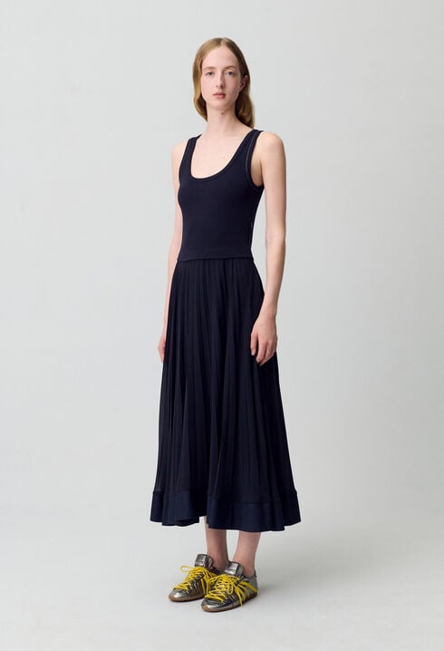 Langes, plissiertes Kleid, marineblau