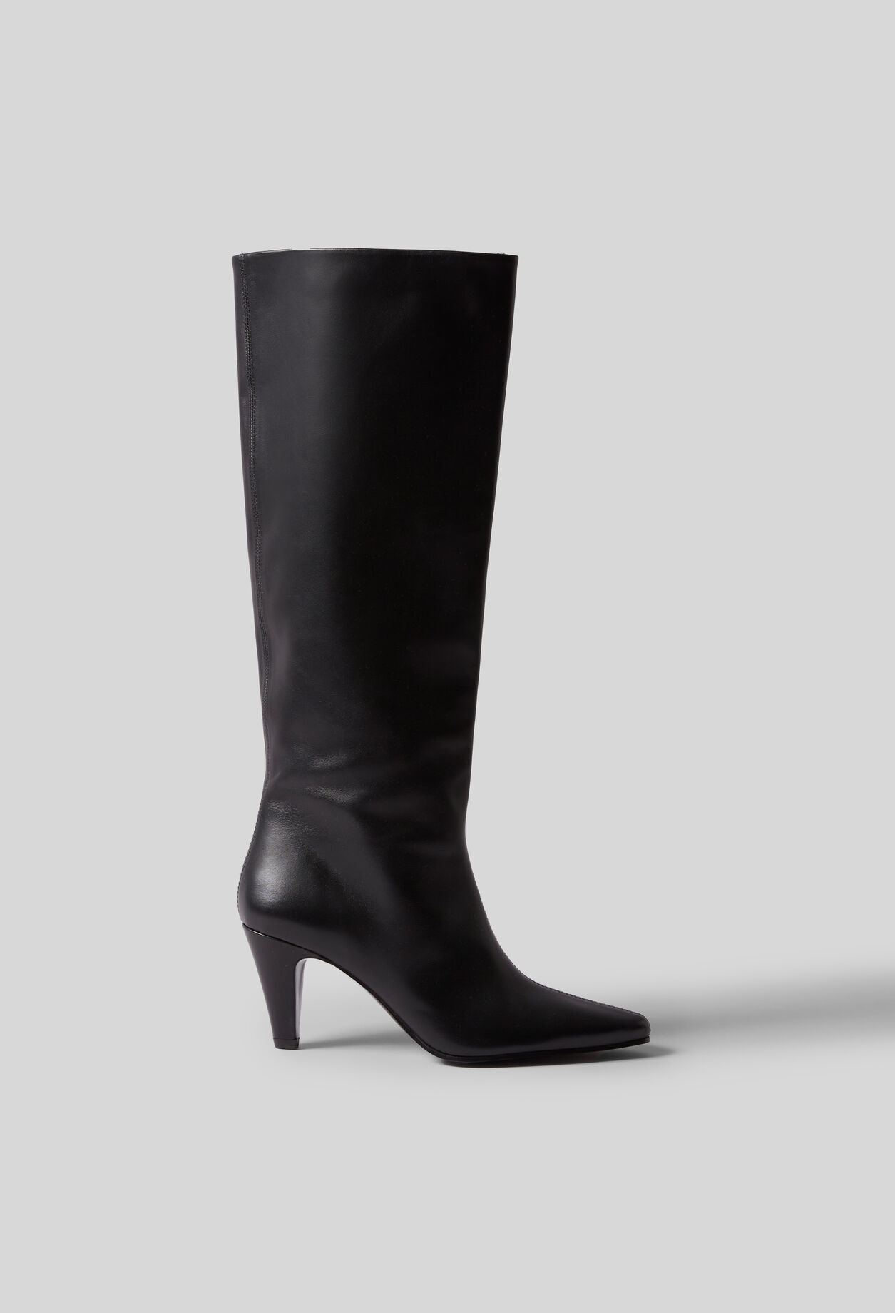 Hohe Lederstiefel